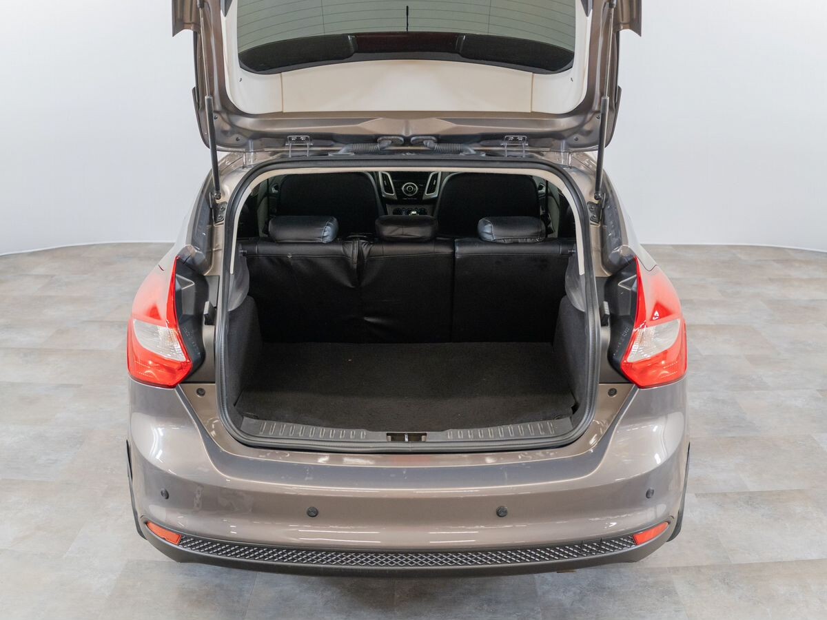 Ford Focus 2012 - фото автомобиля