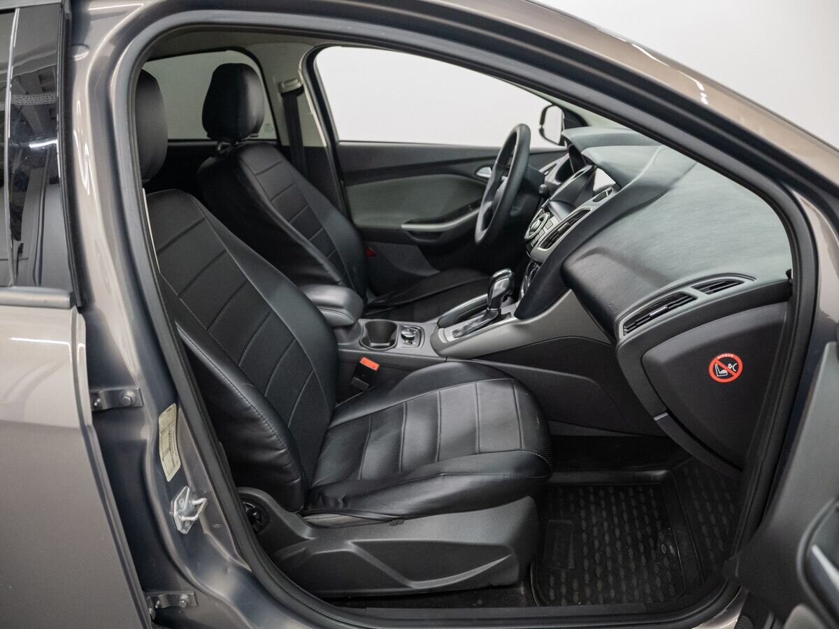 Ford Focus 2012 - фото автомобиля