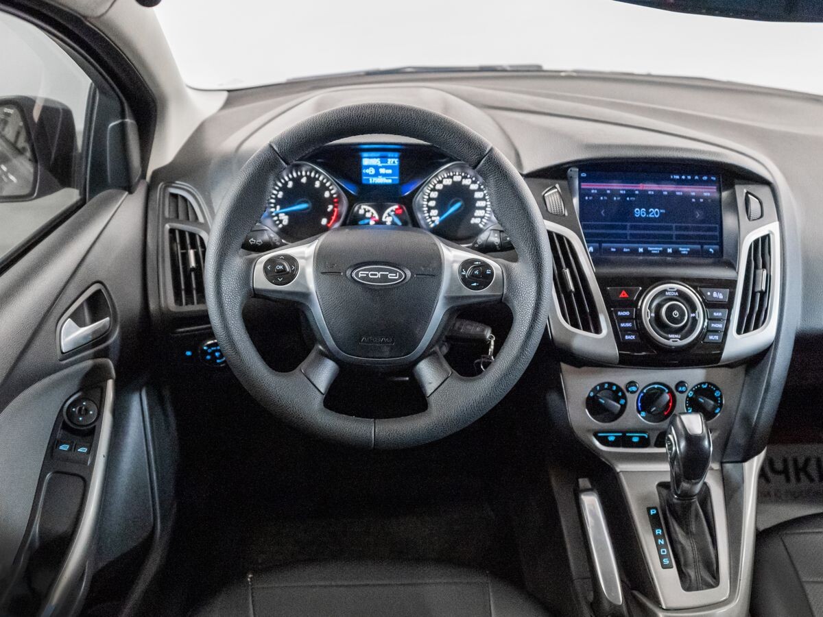 Ford Focus 2012 - фото автомобиля