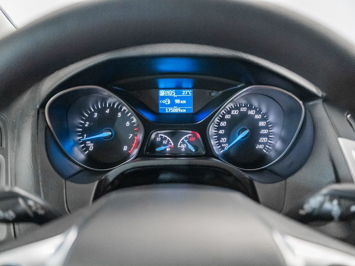 Ford Focus 2012 - фото автомобиля