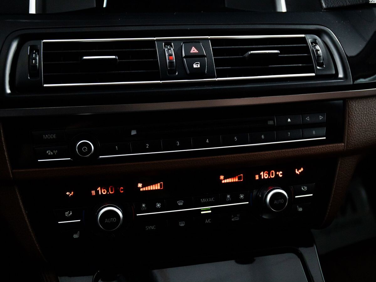 BMW 5 серии 2013 - фото автомобиля