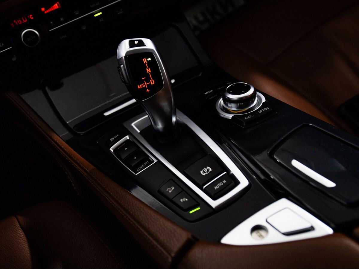 BMW 5 серии 2013 - фото автомобиля