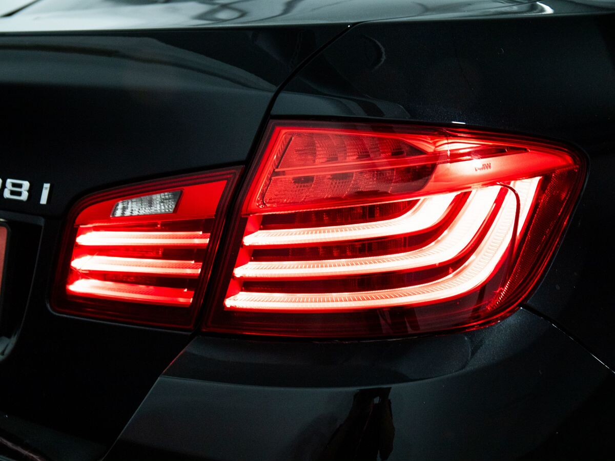 BMW 5 серии 2013 - фото автомобиля