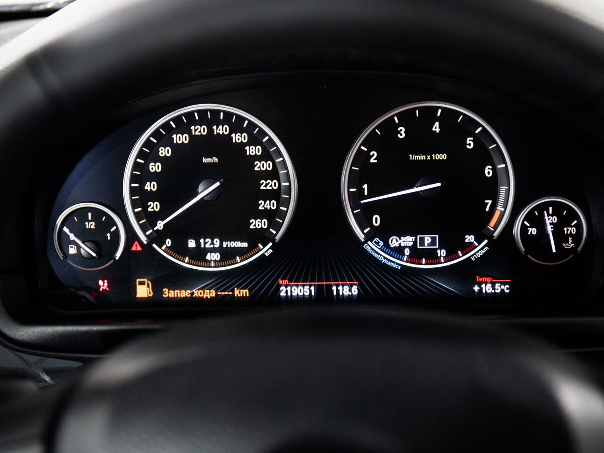 BMW 5 серии 2013 - фото автомобиля