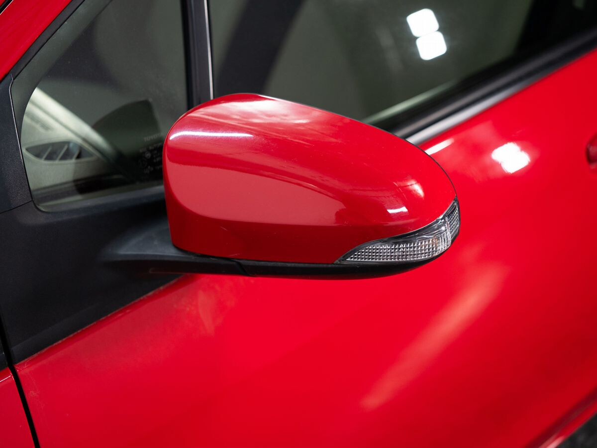 Toyota Vitz 2019 - фото автомобиля