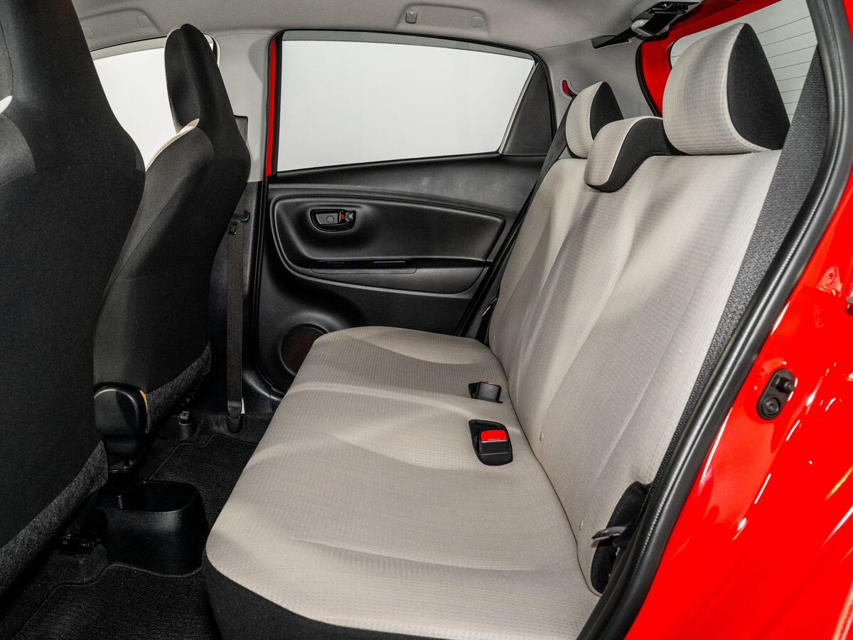 Toyota Vitz 2019 - фото автомобиля