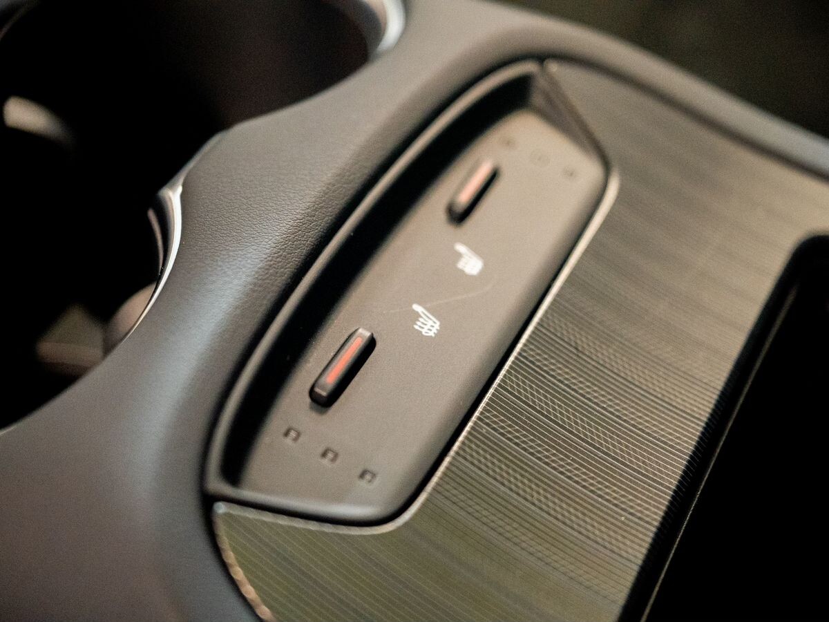 Toyota Harrier 2023 - фото автомобиля