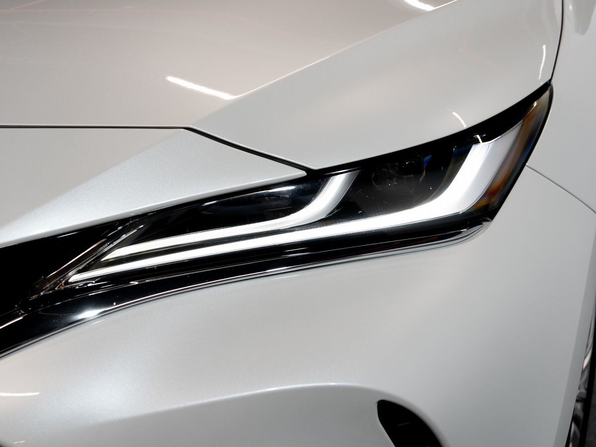 Toyota Harrier 2023 - фото автомобиля