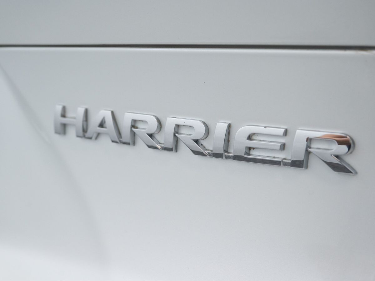 Toyota Harrier 2023 - фото автомобиля