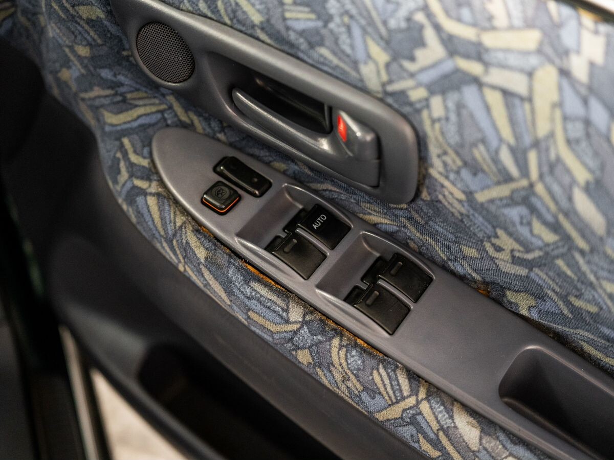 Toyota Ipsum 1995 - фото автомобиля