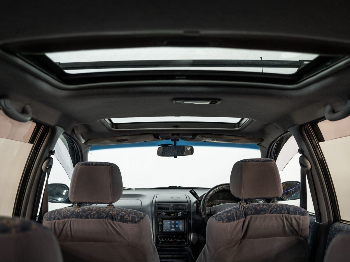 Toyota Ipsum 1995 - фото автомобиля