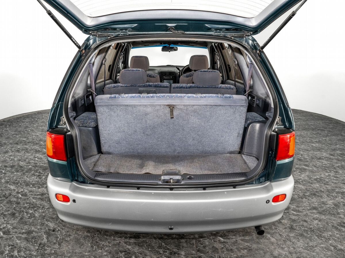 Toyota Ipsum 1995 - фото автомобиля