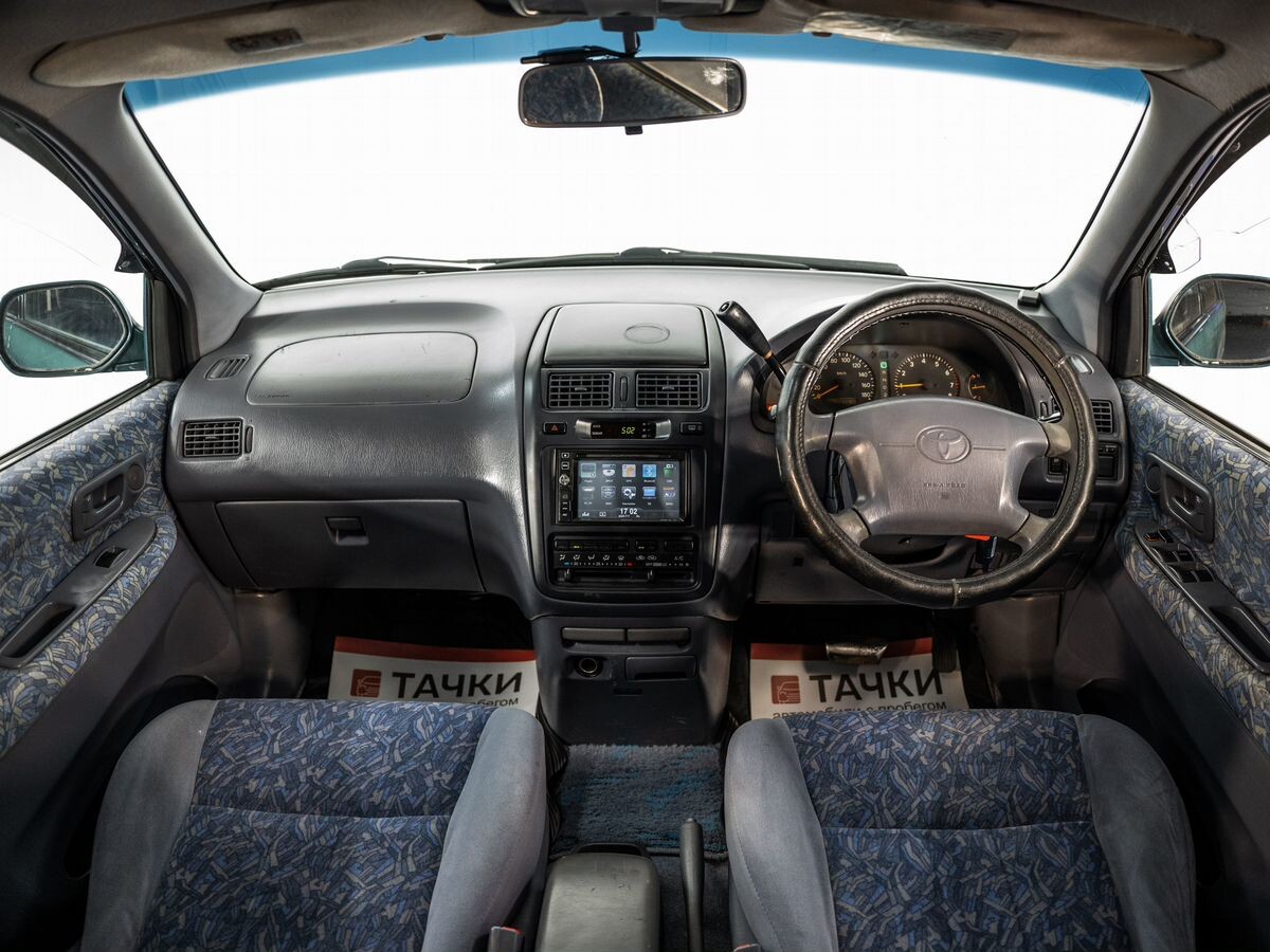 Toyota Ipsum 1995 - фото автомобиля