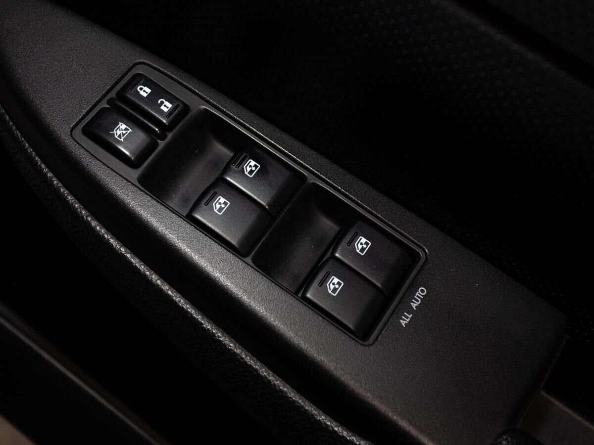 Subaru Legacy 2013 - фото автомобиля