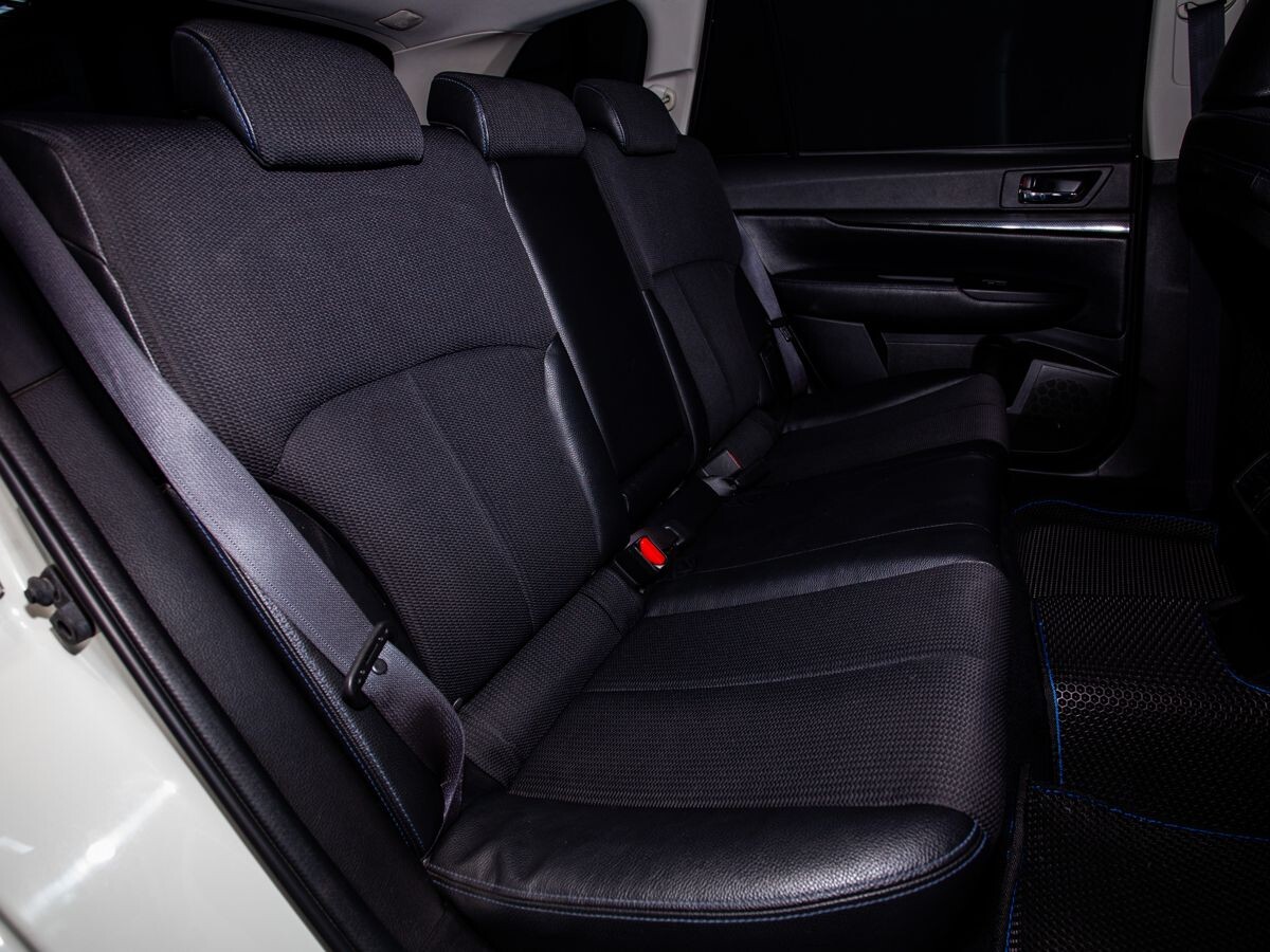 Subaru Legacy 2013 - фото автомобиля