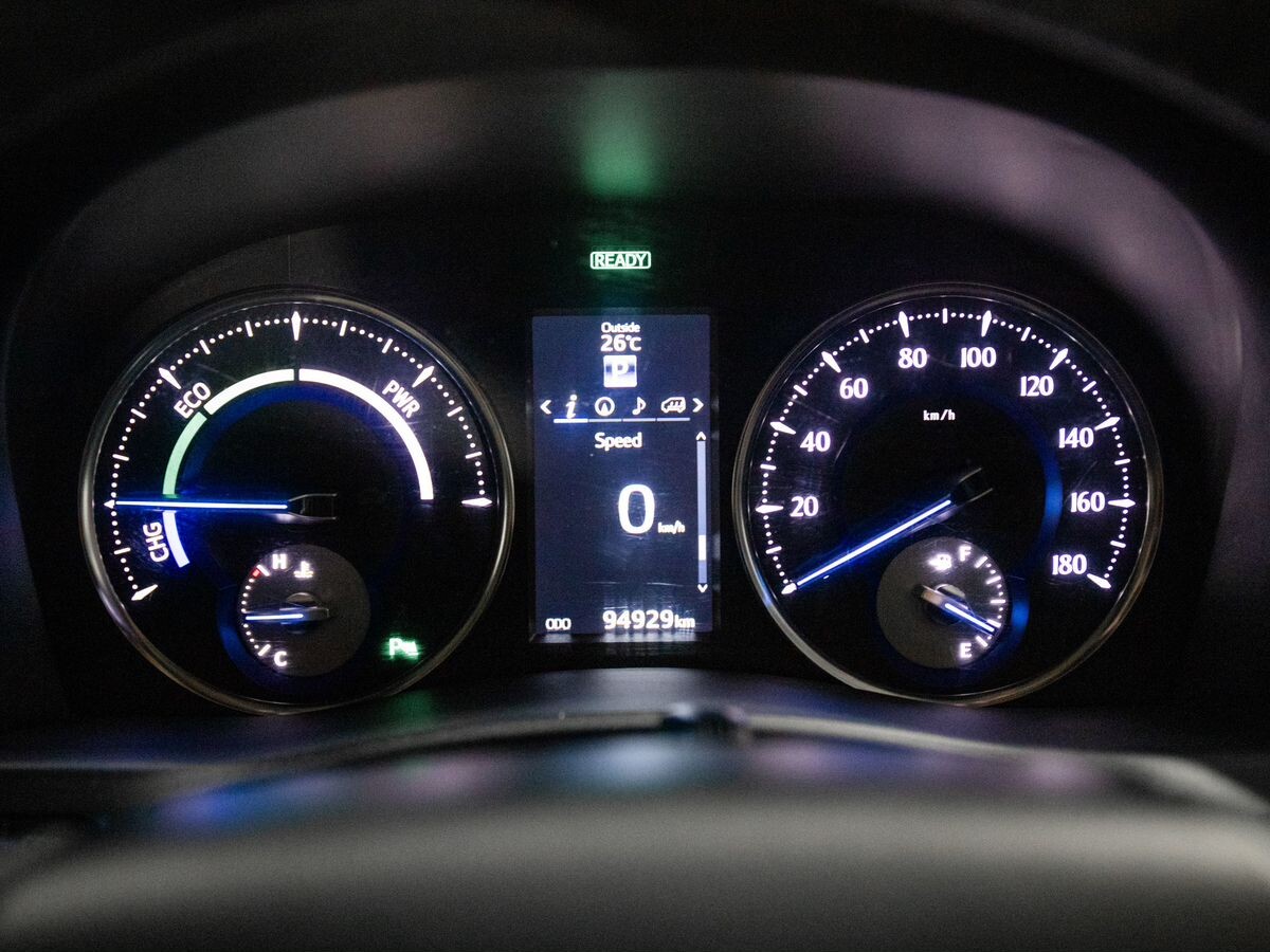 Toyota Vellfire 2017 - фото автомобиля