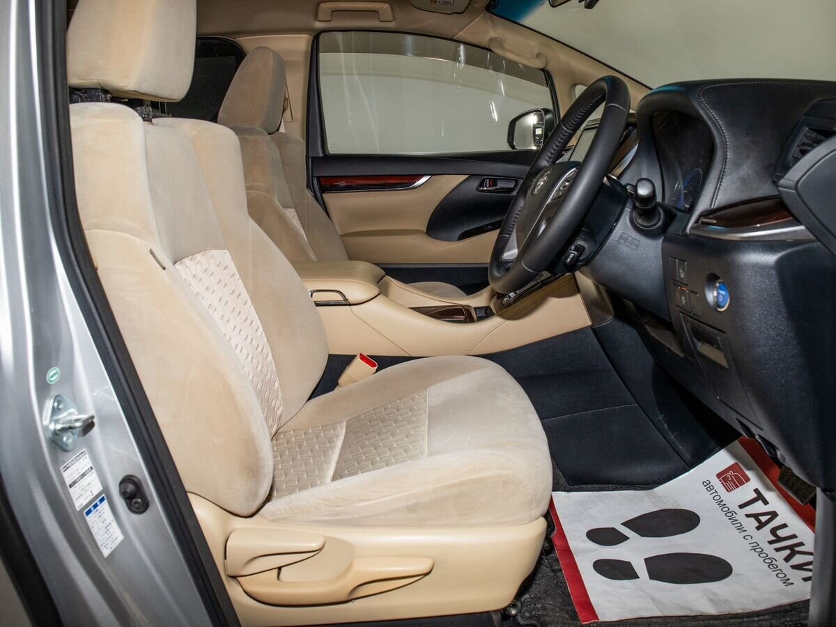 Toyota Vellfire 2017 - фото автомобиля