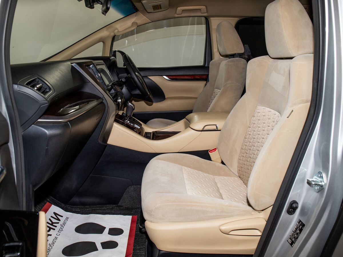 Toyota Vellfire 2017 - фото автомобиля