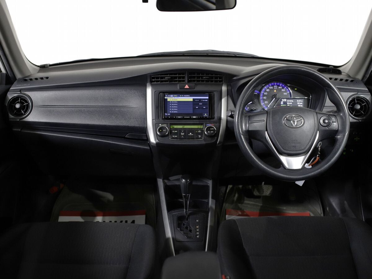 Toyota Corolla 2017 - фото автомобиля