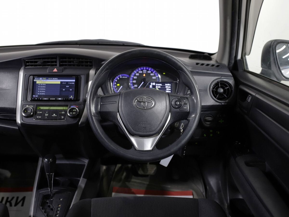 Toyota Corolla 2017 - фото автомобиля