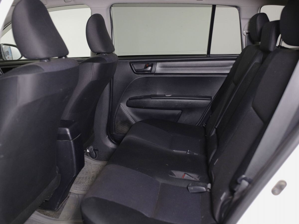 Toyota Corolla 2017 - фото автомобиля