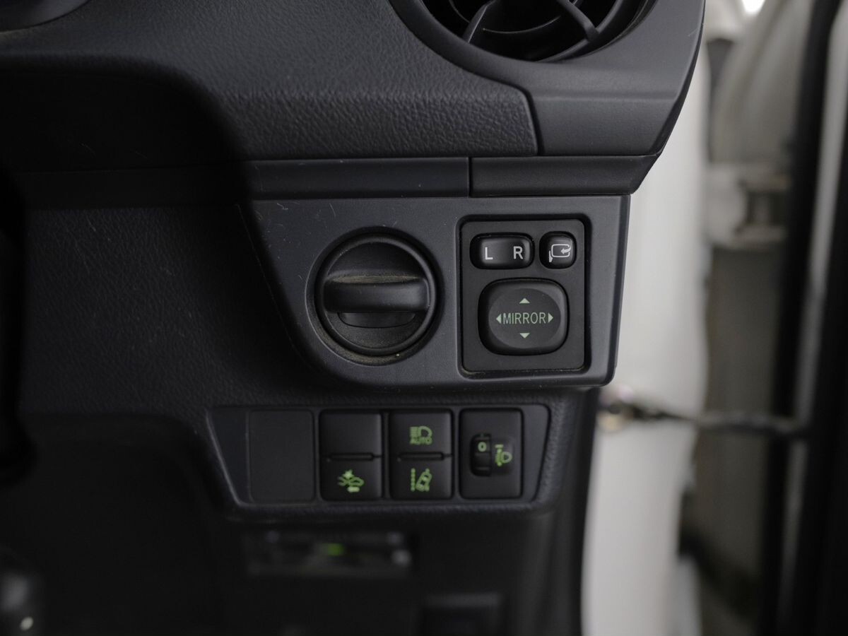 Toyota Corolla 2017 - фото автомобиля