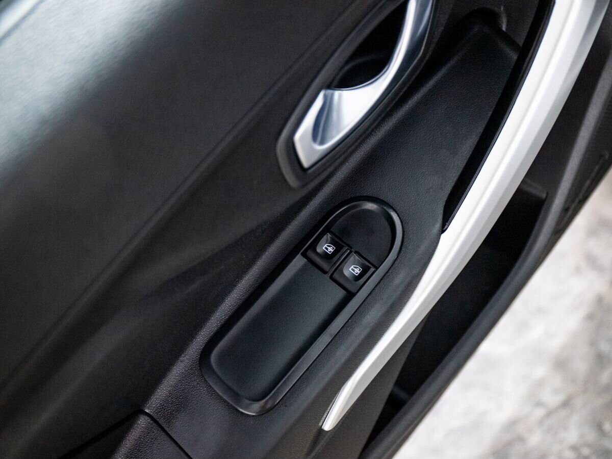 Lada (ВАЗ) XRAY 2020 - фото автомобиля