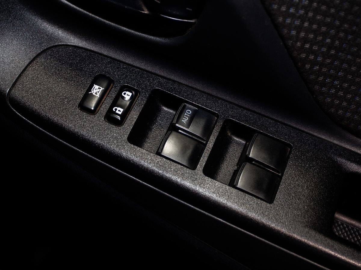 Toyota Vitz 2019 - фото автомобиля