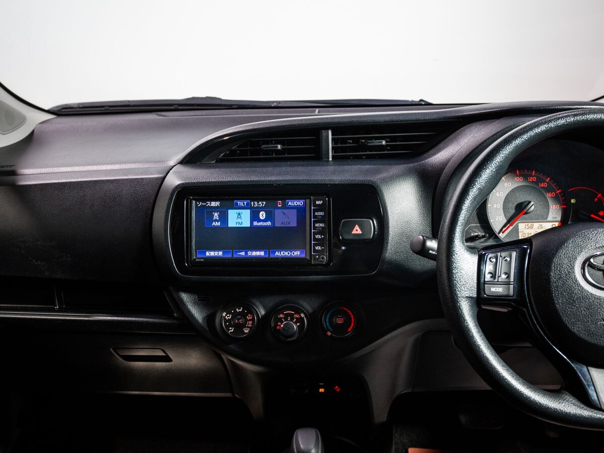 Toyota Vitz 2019 - фото автомобиля