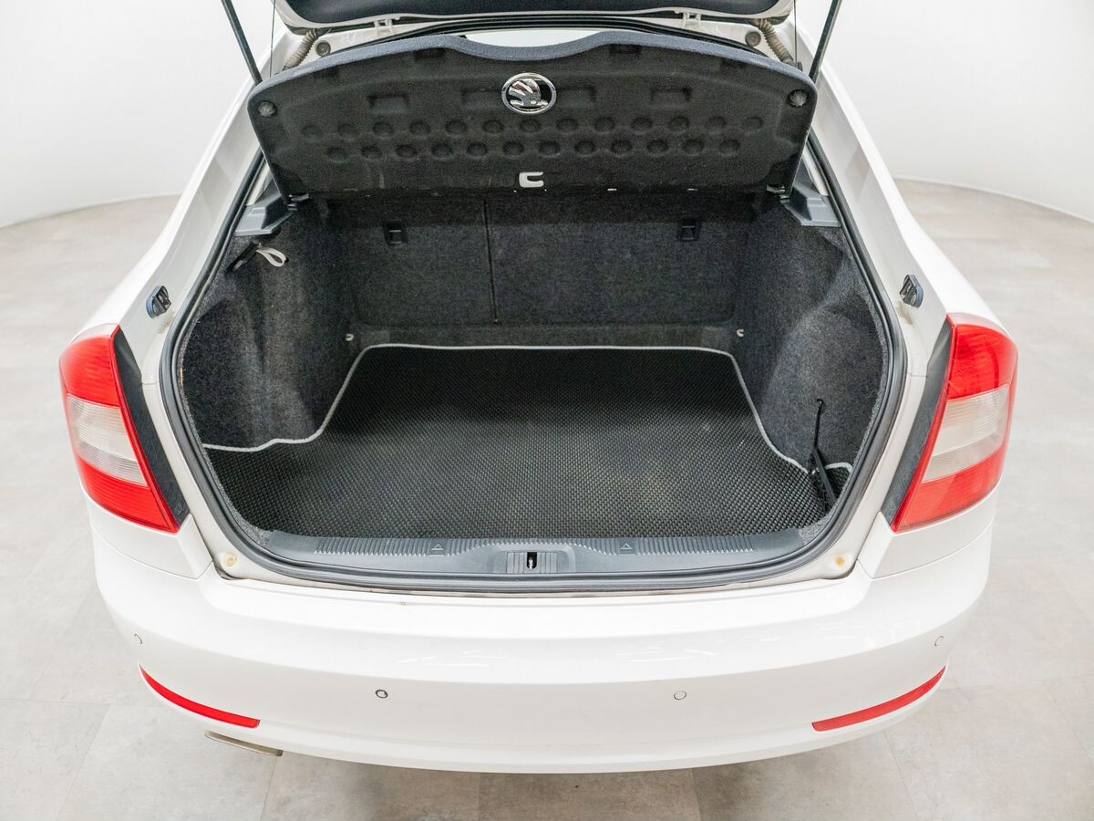 Skoda Octavia 2012 - фото автомобиля