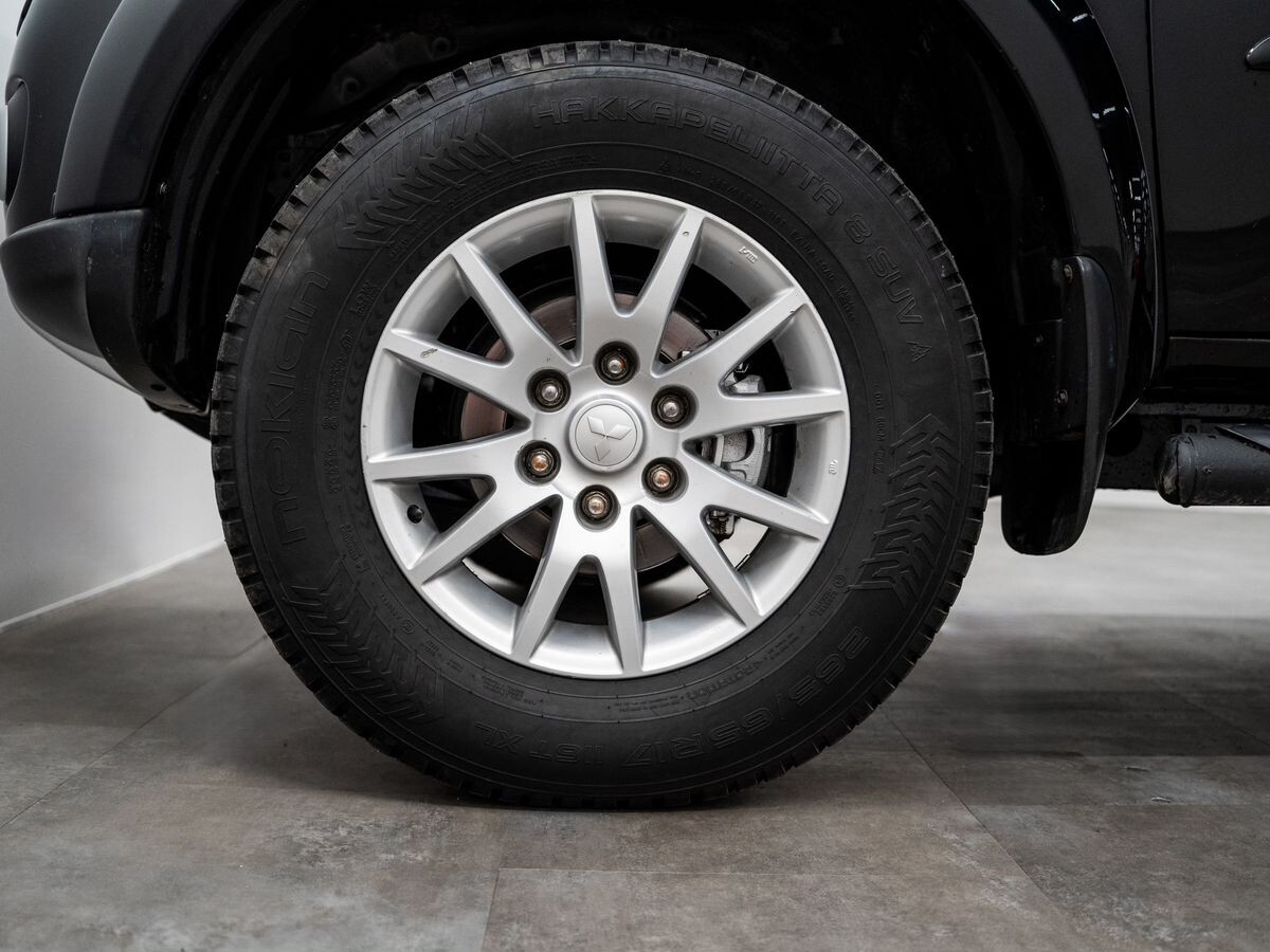 Mitsubishi Pajero Sport 2009 - фото автомобиля