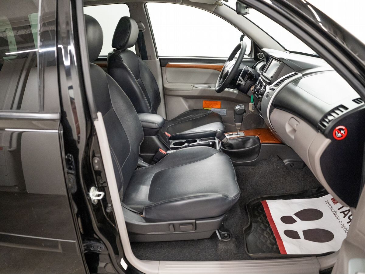 Mitsubishi Pajero Sport 2009 - фото автомобиля