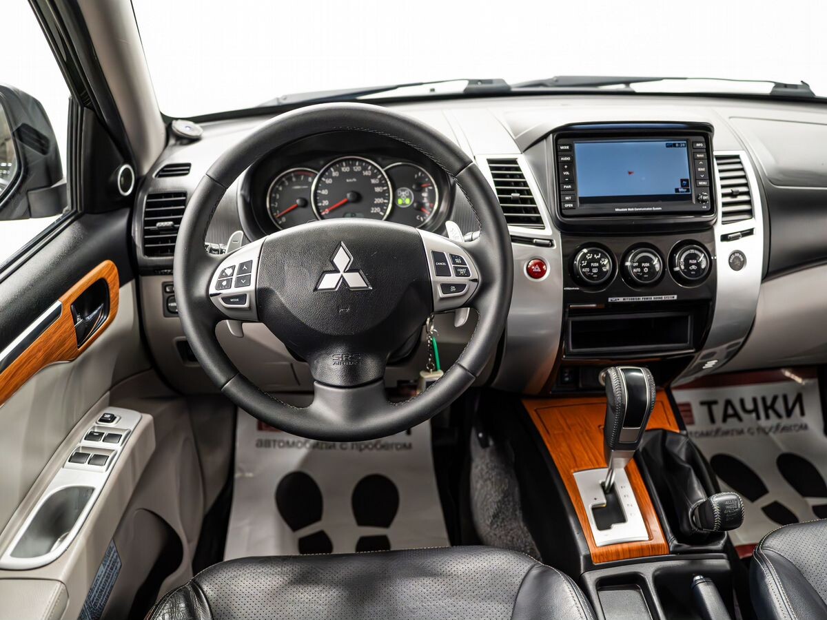 Mitsubishi Pajero Sport 2009 - фото автомобиля