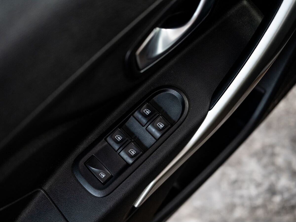 Lada (ВАЗ) XRAY 2017 - фото автомобиля