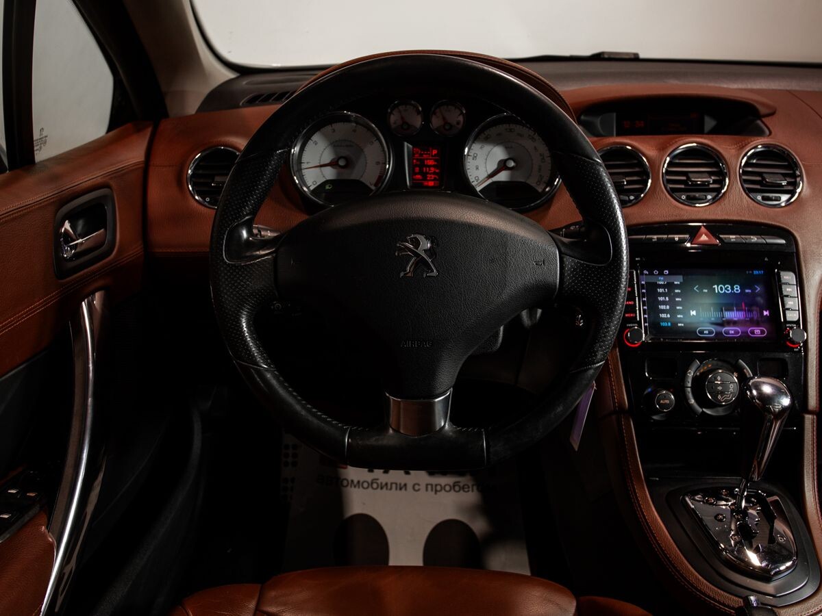 Peugeot 308 2012 - фото автомобиля