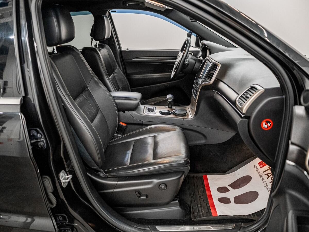 Jeep Grand Cherokee 2013 - фото автомобиля