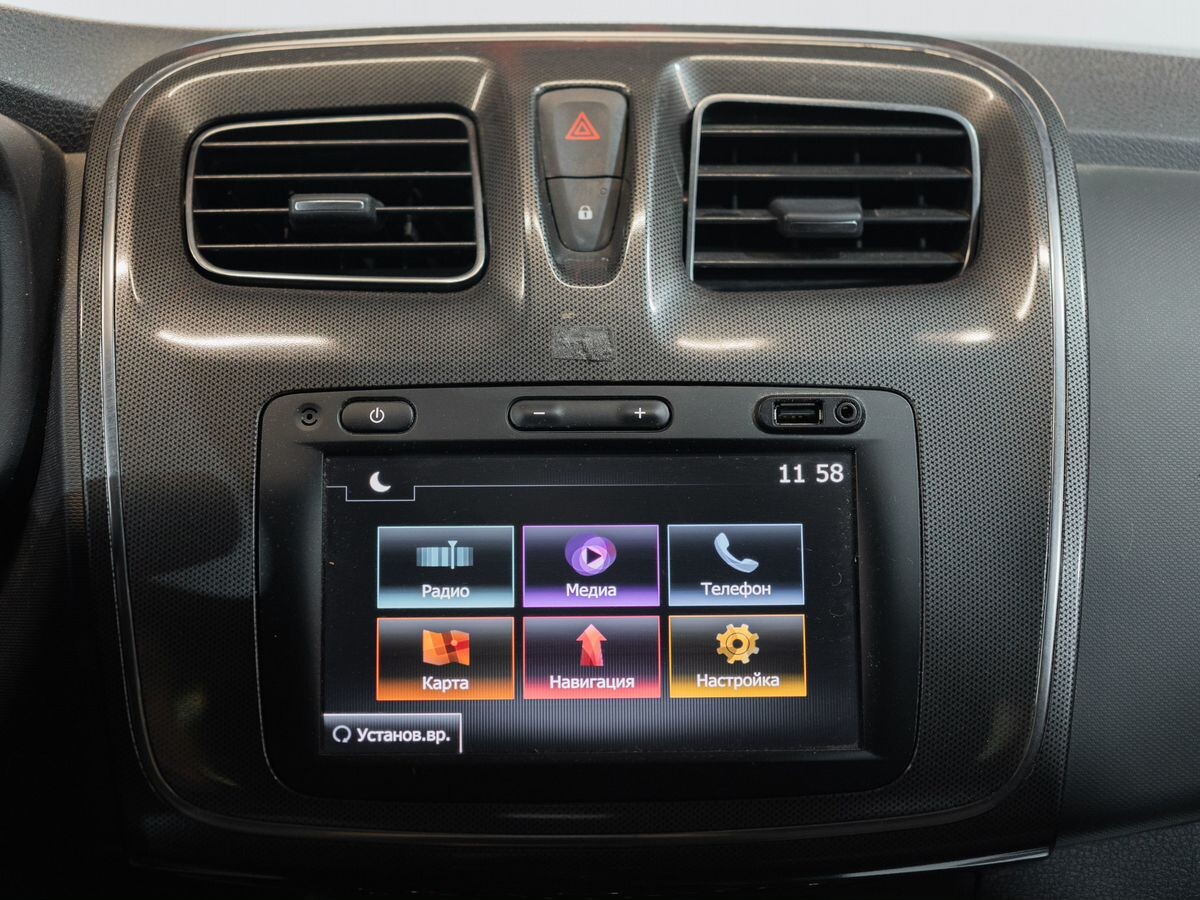 Renault Logan 2020 - фото автомобиля