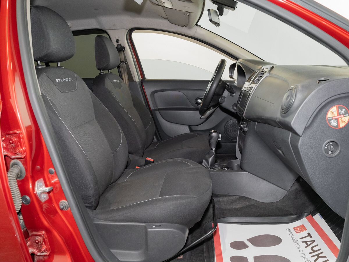 Renault Logan 2020 - фото автомобиля