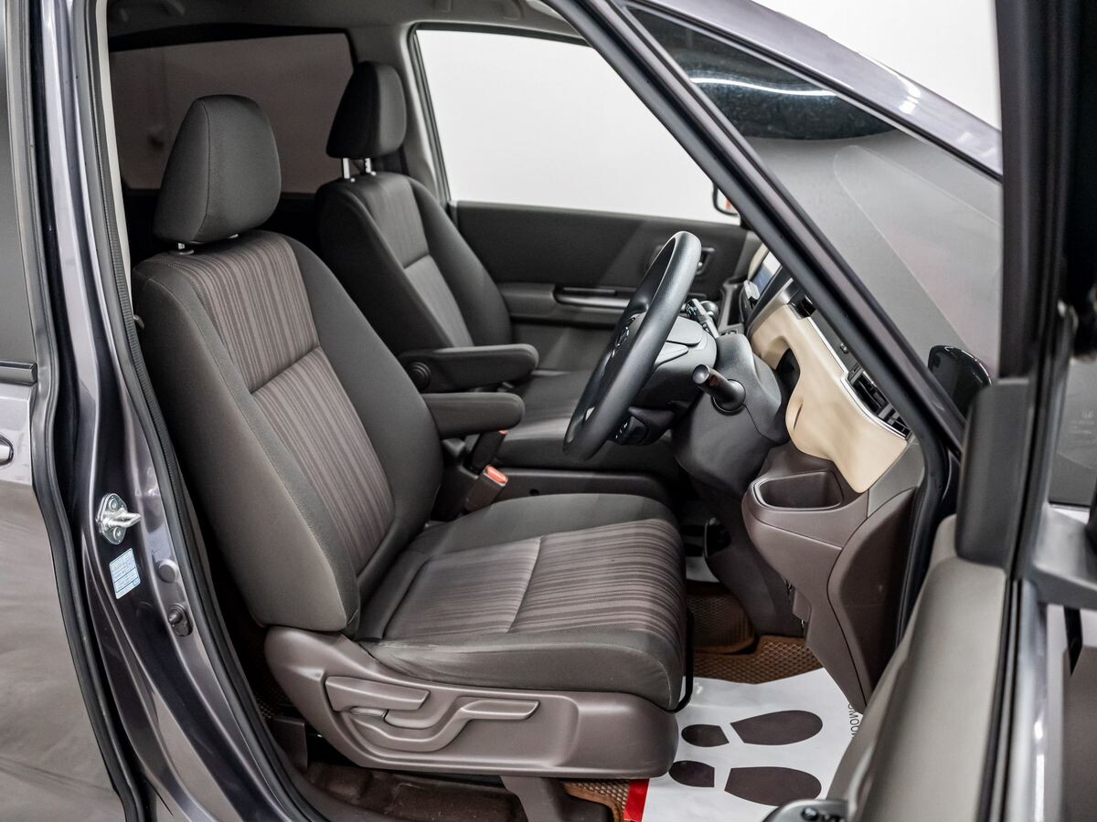 Honda Freed 2018 - фото автомобиля