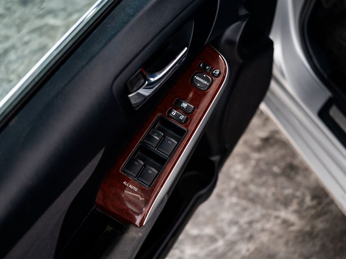 Toyota Camry 2012 - фото автомобиля