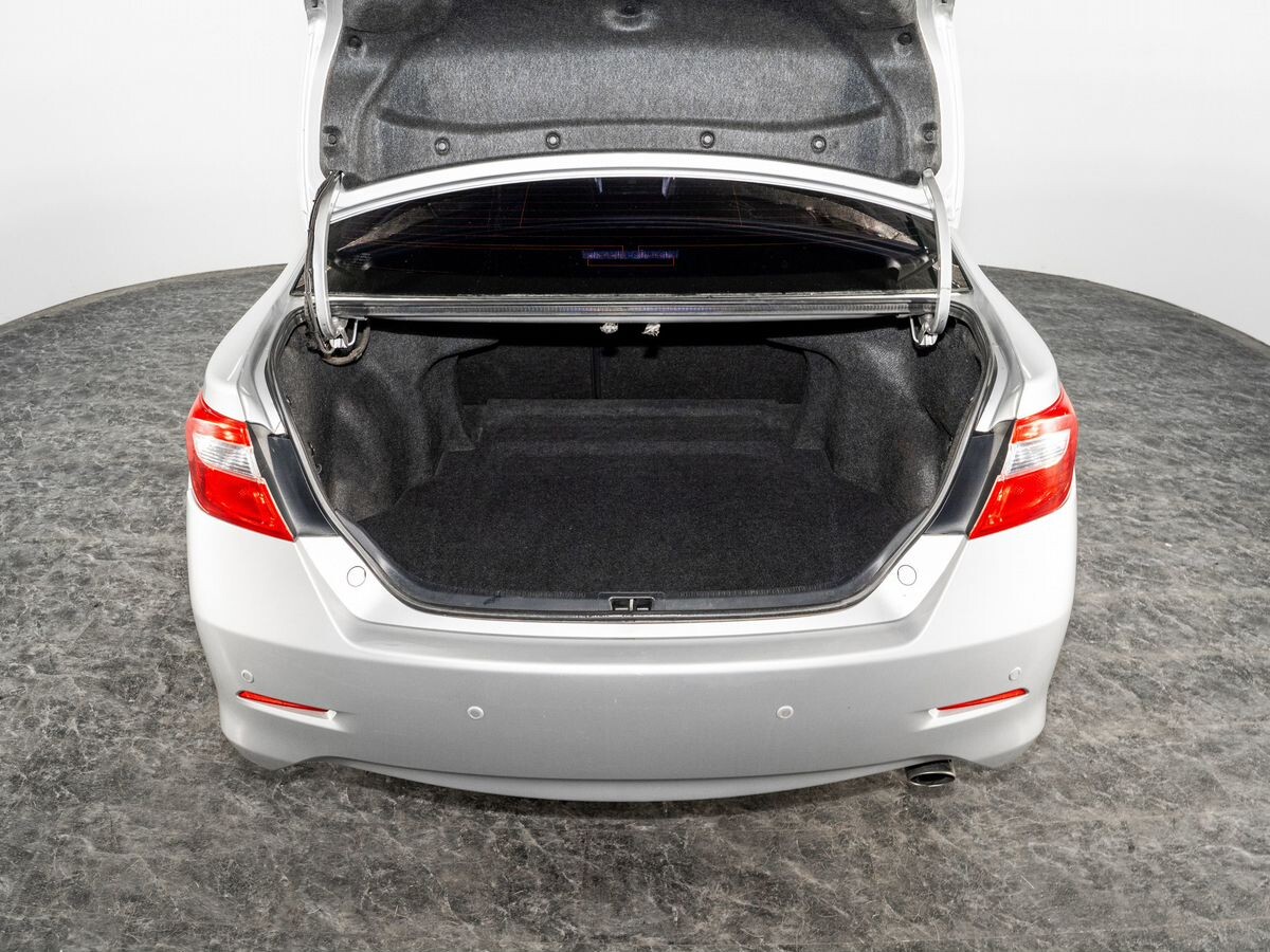 Toyota Camry 2012 - фото автомобиля