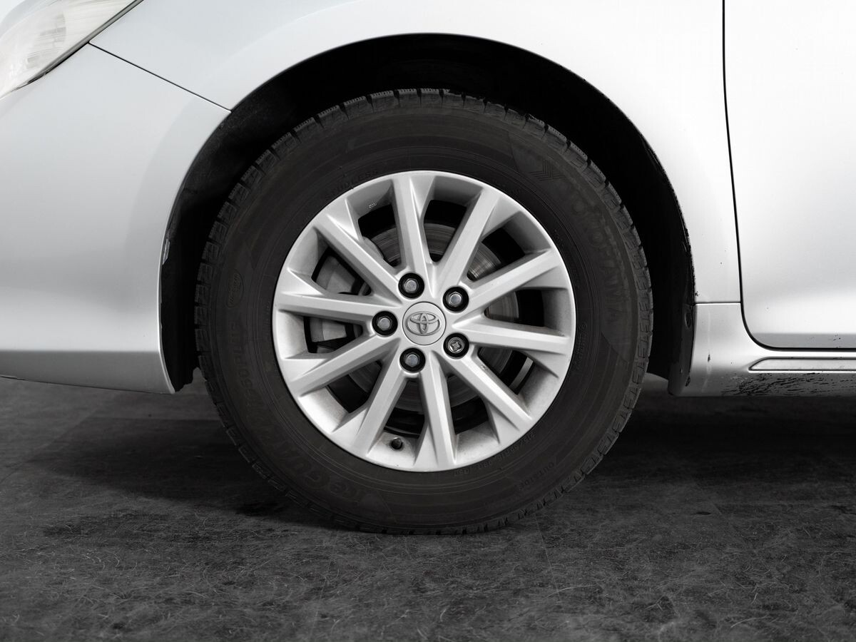 Toyota Camry 2012 - фото автомобиля