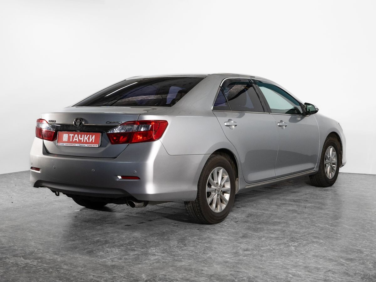 Toyota Camry 2012 - фото автомобиля