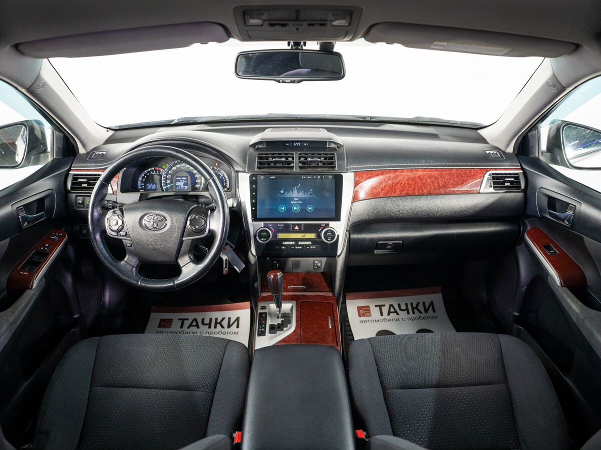 Toyota Camry 2012 - фото автомобиля