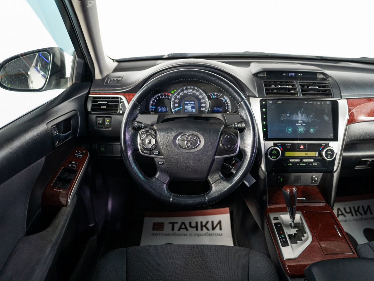 Toyota Camry 2012 - фото автомобиля