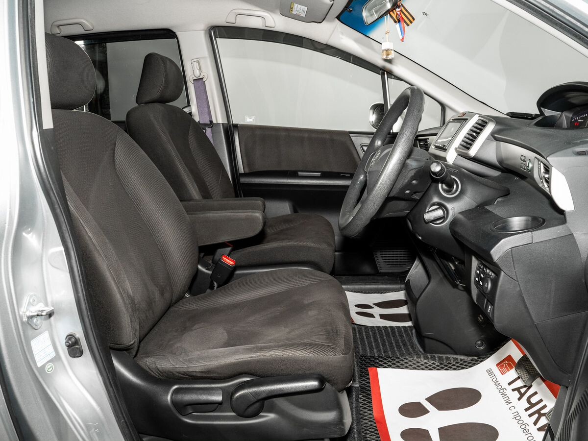 Honda Freed 2012 - фото автомобиля