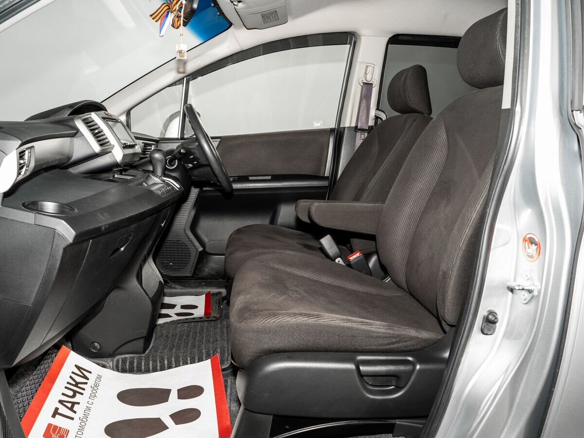 Honda Freed 2012 - фото автомобиля