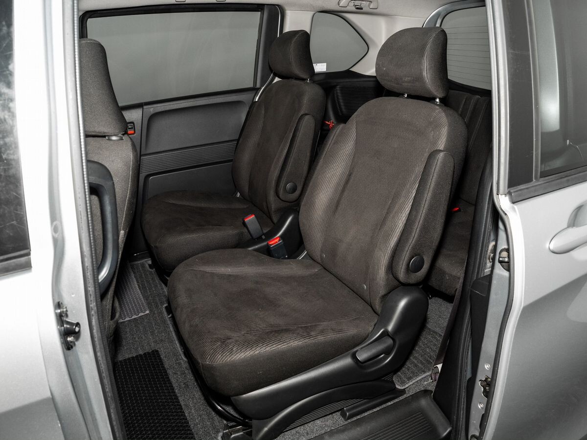 Honda Freed 2012 - фото автомобиля