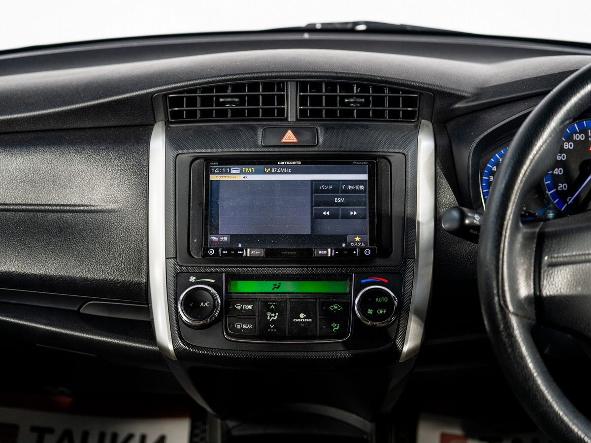 Toyota Corolla 2016 - фото автомобиля