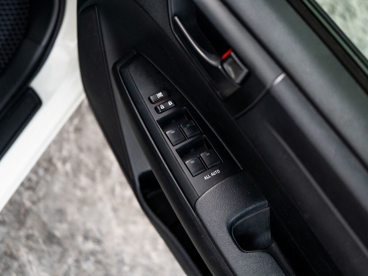 Toyota Corolla 2016 - фото автомобиля